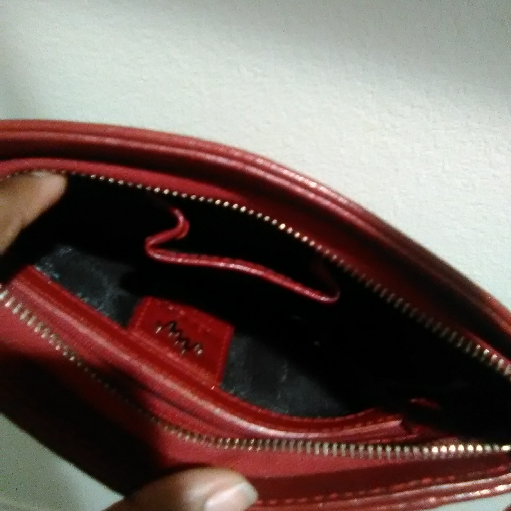 Red bag - Picture 4 of 5